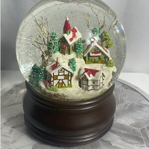 Martha Stewart Holiday Musical Snow Globe - Green and Red